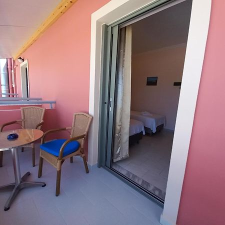 Porto-Fino Hotel Арилас Екстериор снимка