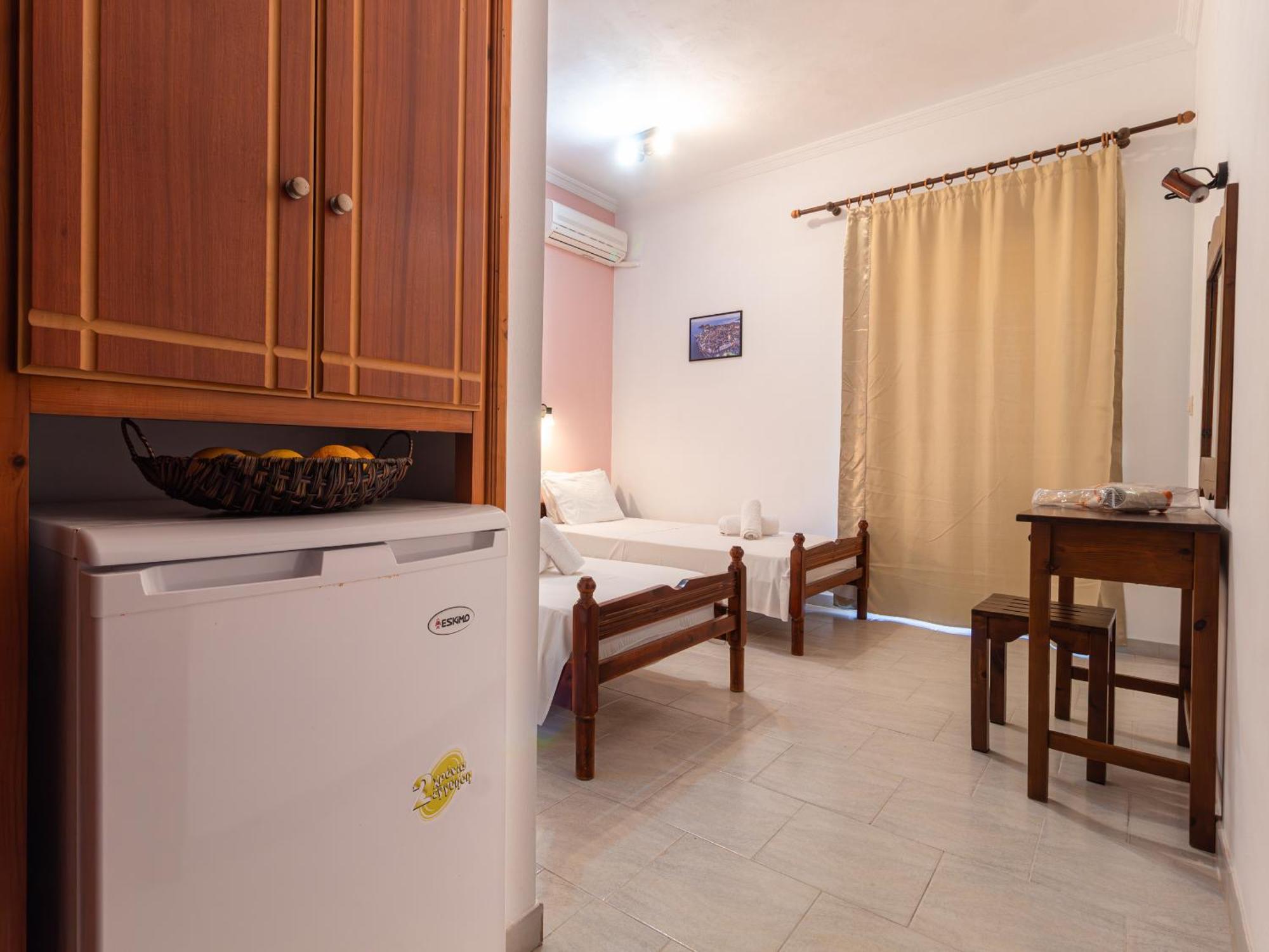 Porto-Fino Hotel Арилас Екстериор снимка