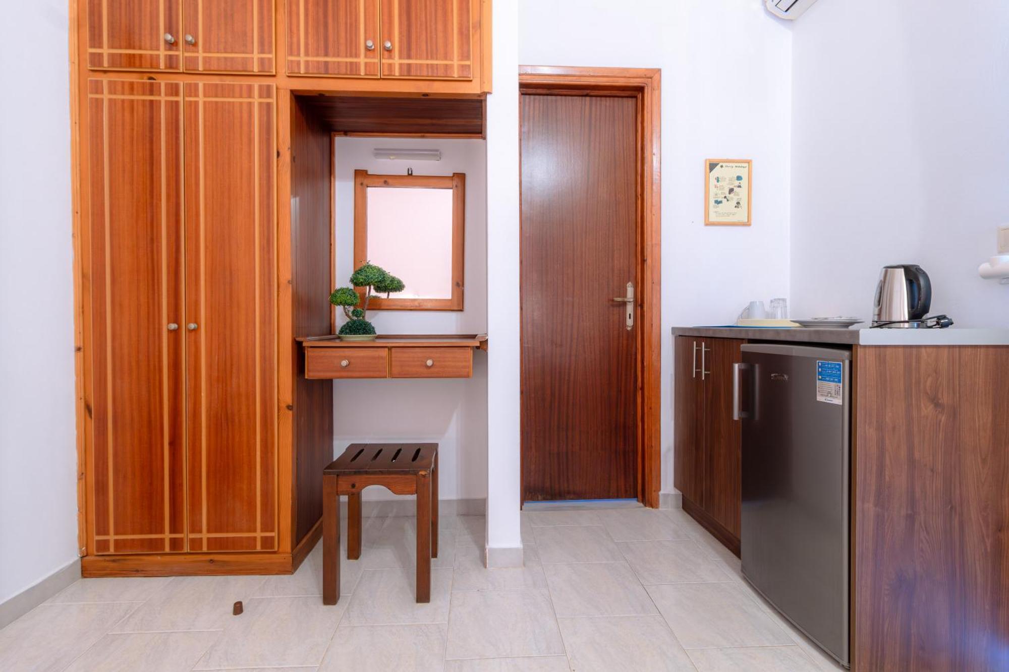 Porto-Fino Hotel Арилас Екстериор снимка