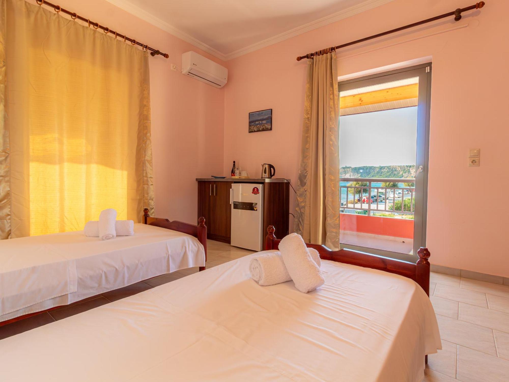 Porto-Fino Hotel Арилас Екстериор снимка