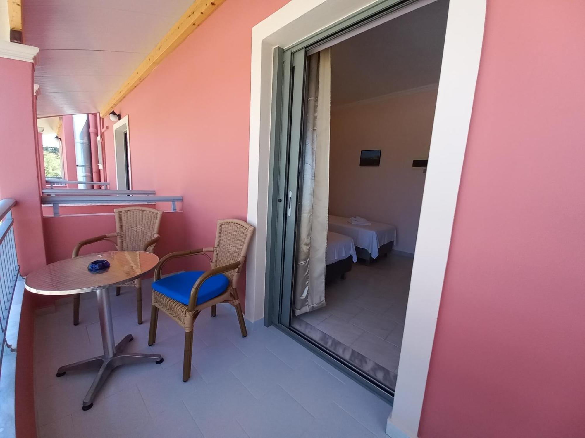 Porto-Fino Hotel Арилас Екстериор снимка