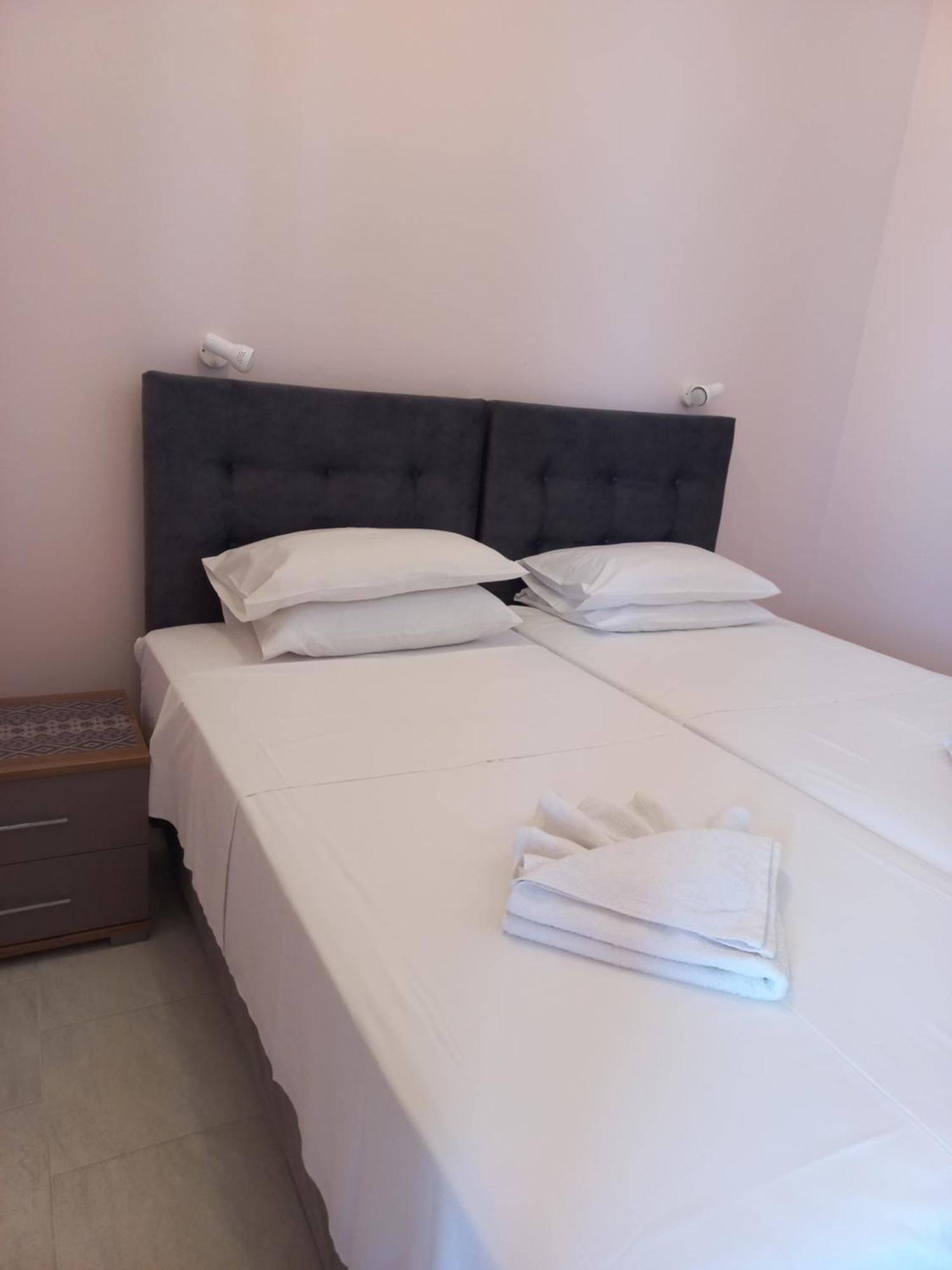 Porto-Fino Hotel Арилас Екстериор снимка