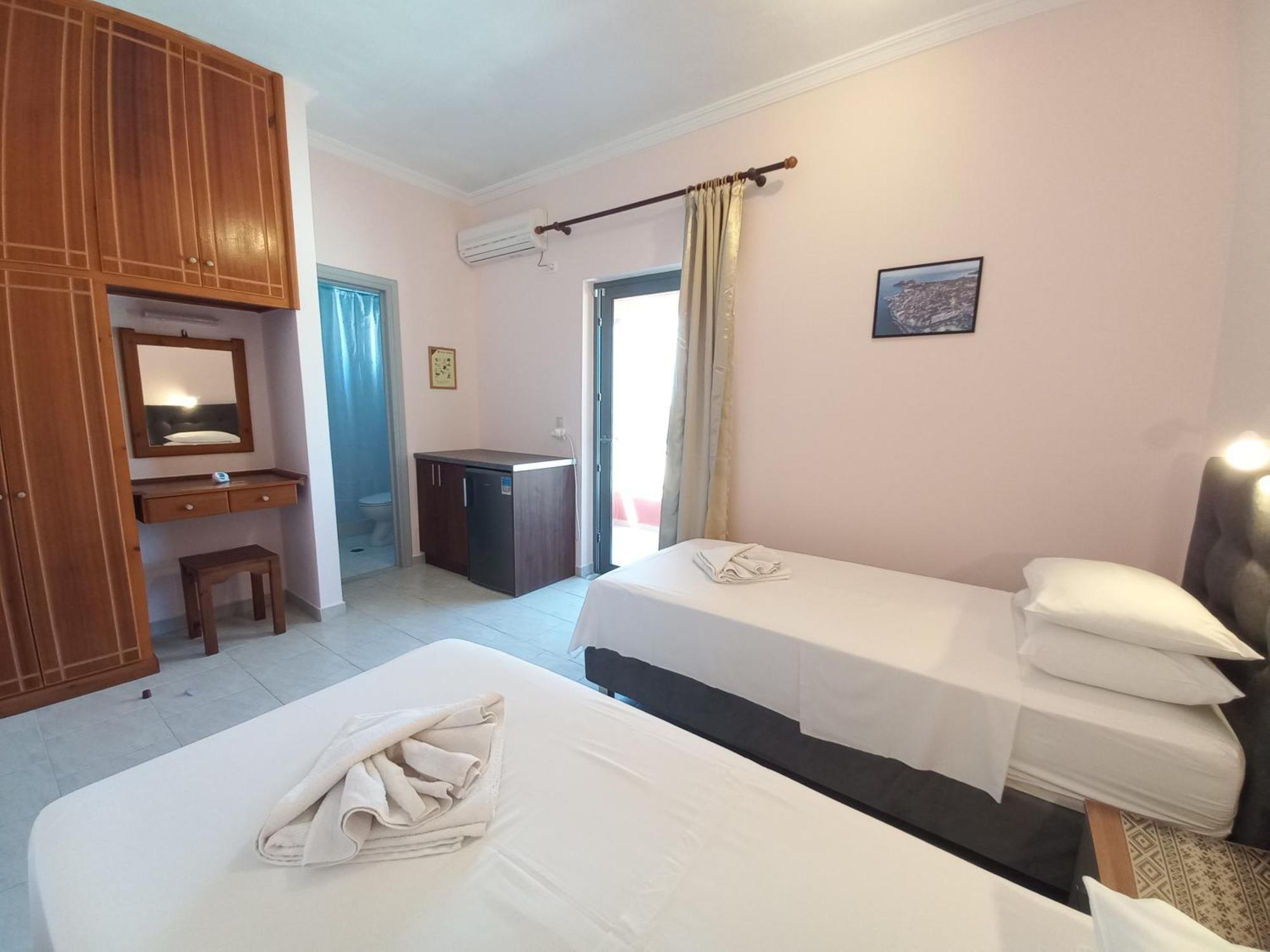 Porto-Fino Hotel Арилас Екстериор снимка