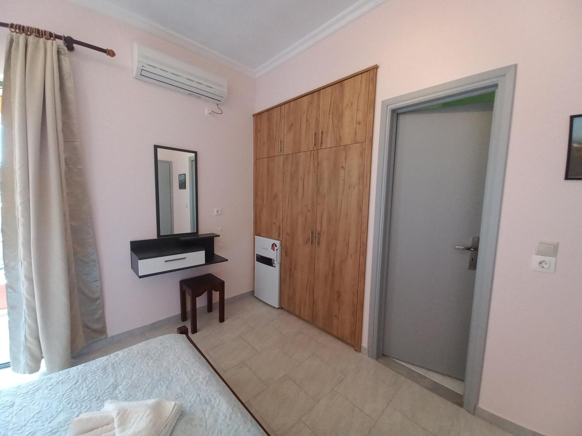 Porto-Fino Hotel Арилас Екстериор снимка