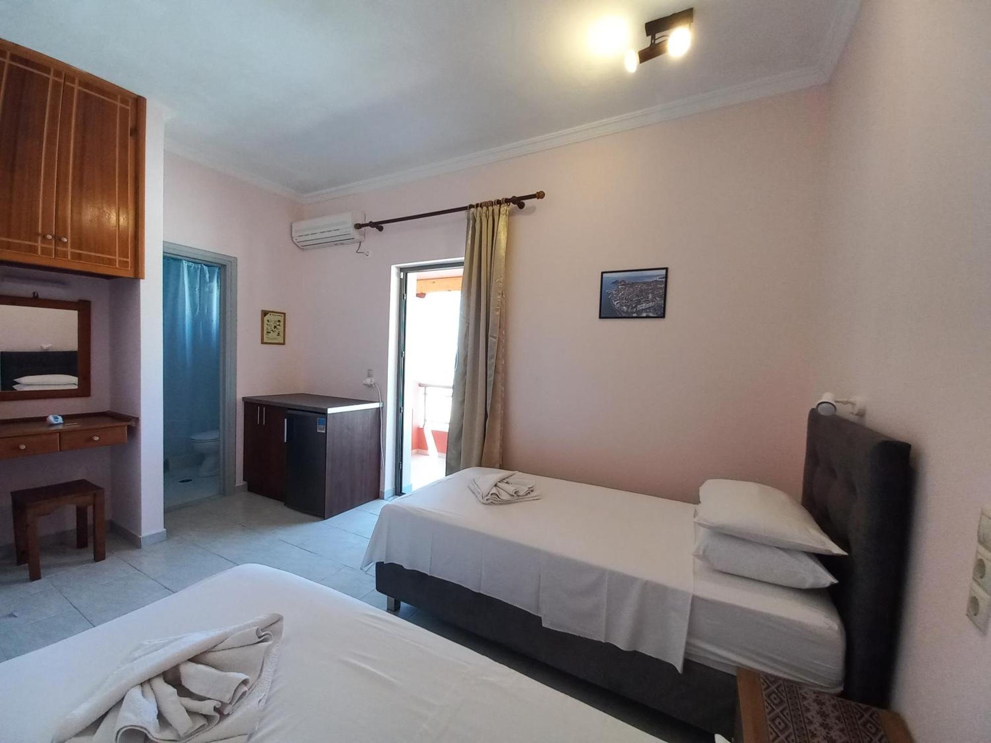 Porto-Fino Hotel Арилас Екстериор снимка